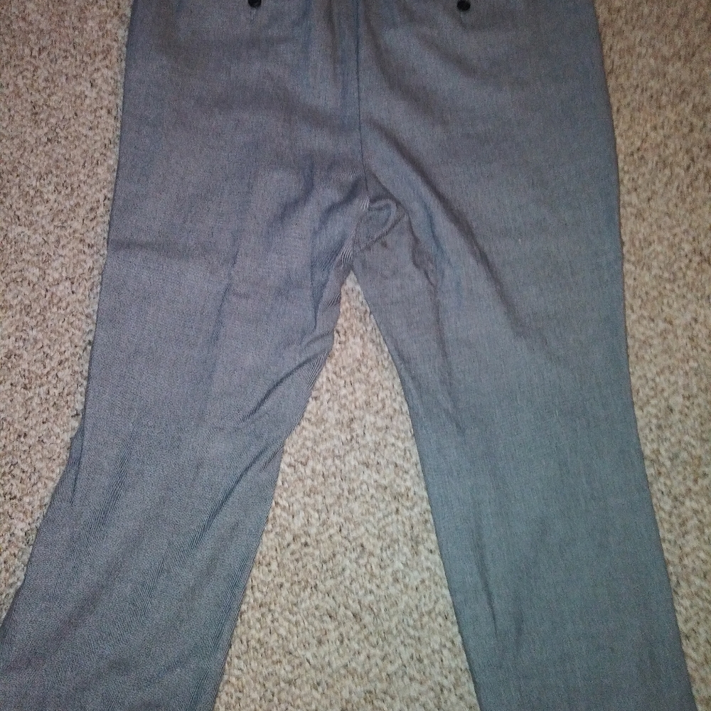 Tweed crop pants.